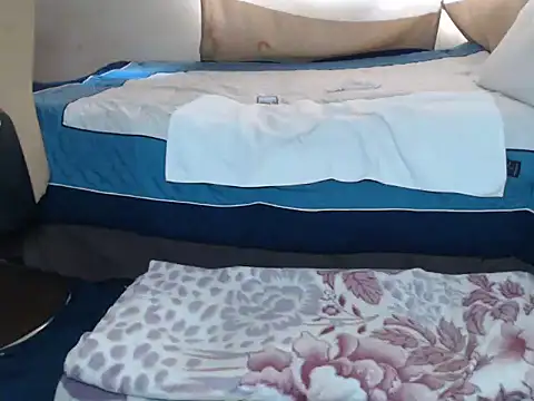 AdelaideT's cam snapshot