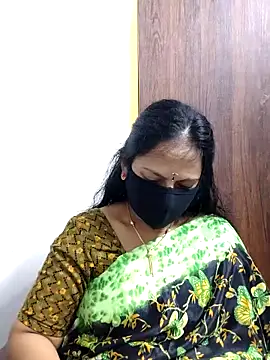 Queen-Neha live sex cam