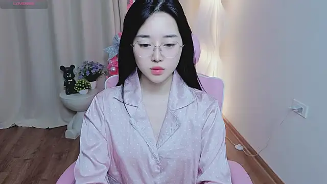 Miu-999 live sex cam