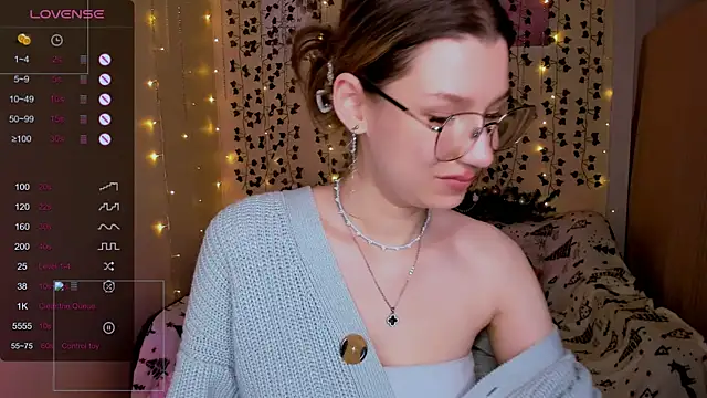 LinaBlossom_ live sex cam