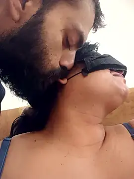 Flop_Model's cam snapshot