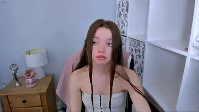 GraceLips's cam snapshot