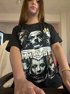 aly_golden_ live sex cam