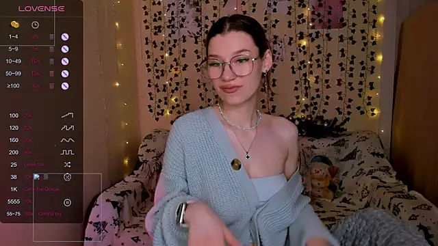 LinaBlossom_'s cam snapshot