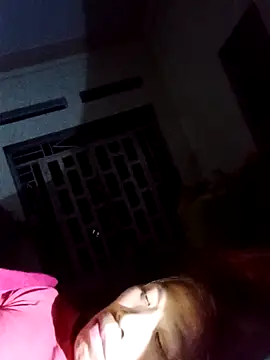 bella-la's cam snapshot