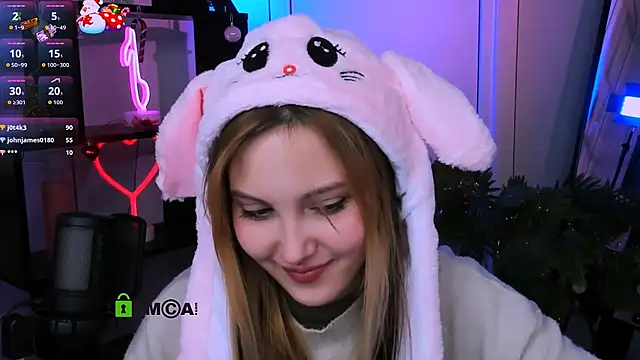 luna_tin's cam snapshot