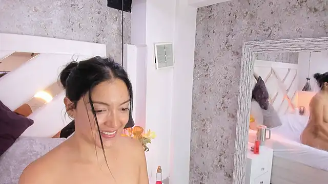 Megan-8's cam snapshot