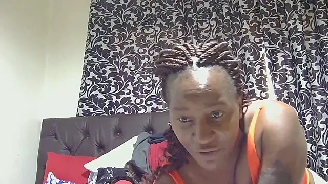 sluttylaura21 live sex cam