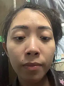 Minee1202 live sex cam