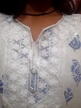 pari_rani7's cam snapshot