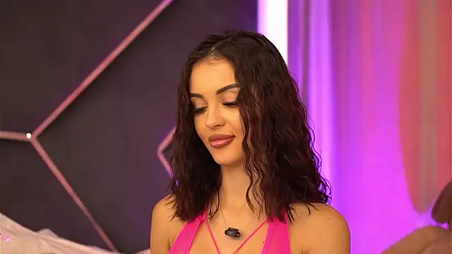 LilaRoses live sex cam