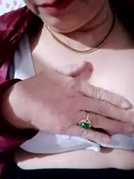 small-house123's cam snapshot