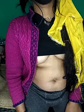 QWEEN7B's cam snapshot