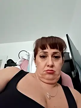 AvaDivaMilf live sex cam