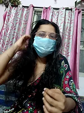 thanusi_2's cam snapshot