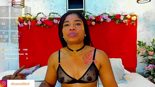 SilvannaFit live sex cam