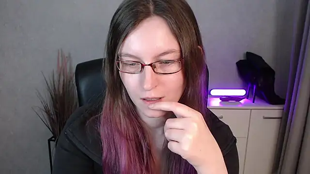 emmaxDelight's cam snapshot