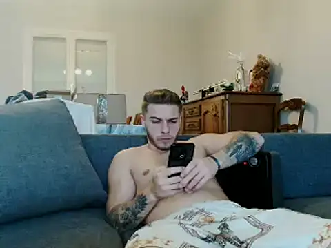 Elkafit28 live sex cam