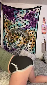 Trippyyb28's cam snapshot