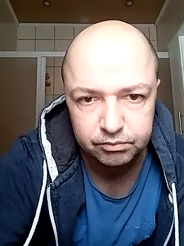 Luceriusbigass live sex cam