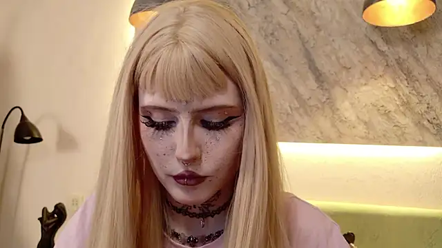 MilkMeSoftly's cam snapshot