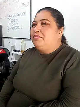 curvy_diva_'s cam snapshot