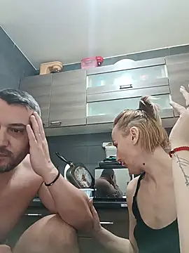 Aly-john1985's cam snapshot