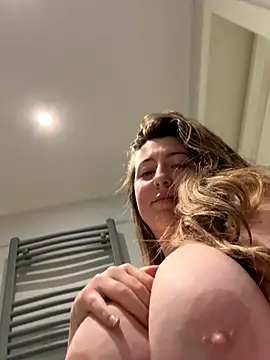 curvyflawless live sex cam