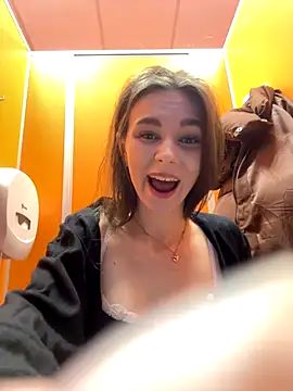 Ttixmila live sex cam