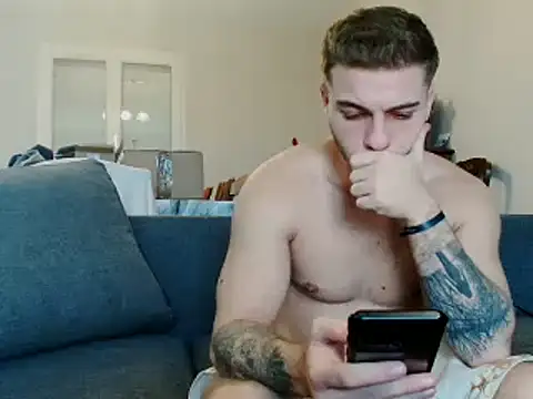 Elkafit28 live sex cam