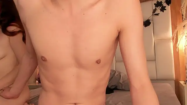 Daphne_And_Roger live sex cam