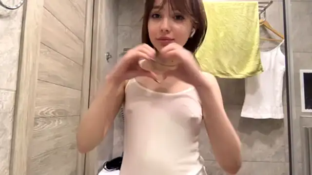 lil_glow live sex cam