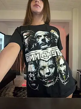 aly_golden_ live sex cam