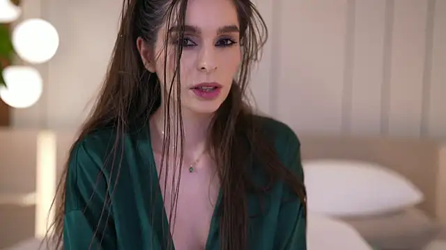 DoviaClaire live sex cam