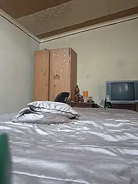 yourburget's cam snapshot