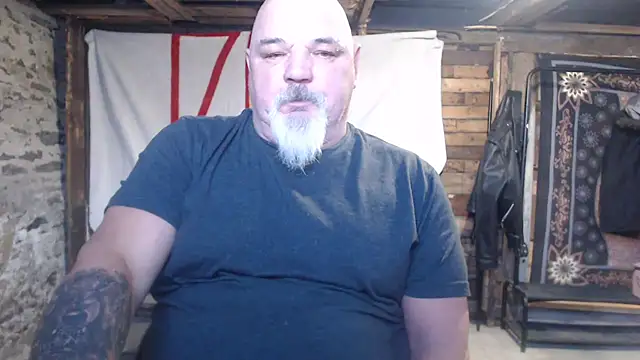 Newfiesausage1972 live sex cam