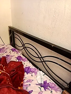 Love-Birds2's cam snapshot