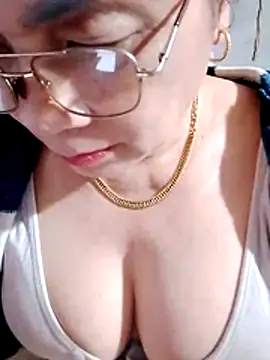 small-house123's cam snapshot