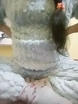 Poonam8080's cam snapshot