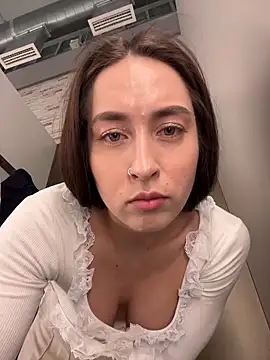 Holly_Play live sex cam