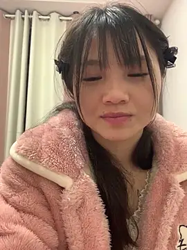 Emlyly-18 live sex cam