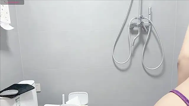 GG-BONG1 live sex cam