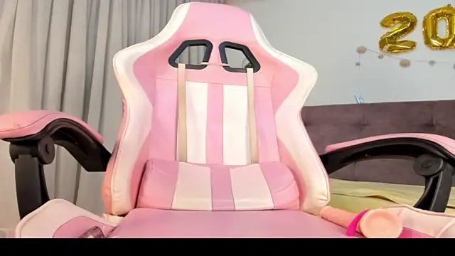 violet_77711's cam snapshot