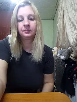 BustyBlond's cam snapshot