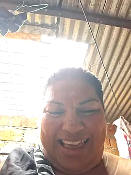 chubby_sexy_big_tits's cam snapshot