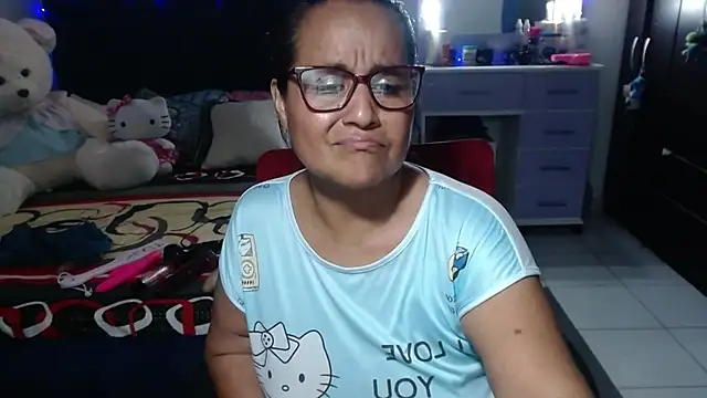 pervert_mommy_'s cam snapshot