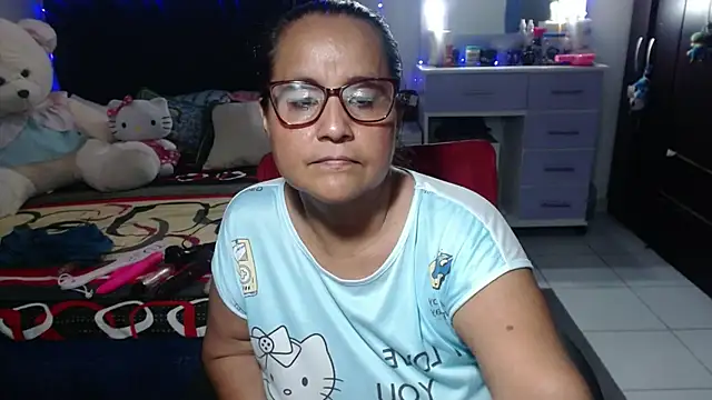 pervert_mommy_'s cam snapshot