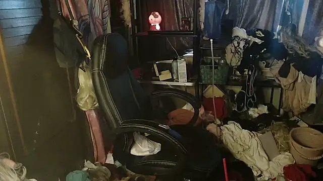 Ombeline1 live sex cam