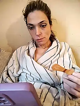 SheTheDeeevil's cam snapshot