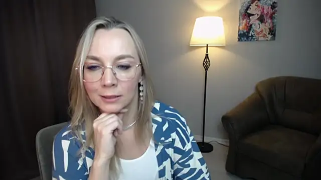 Ava_Elior's cam snapshot